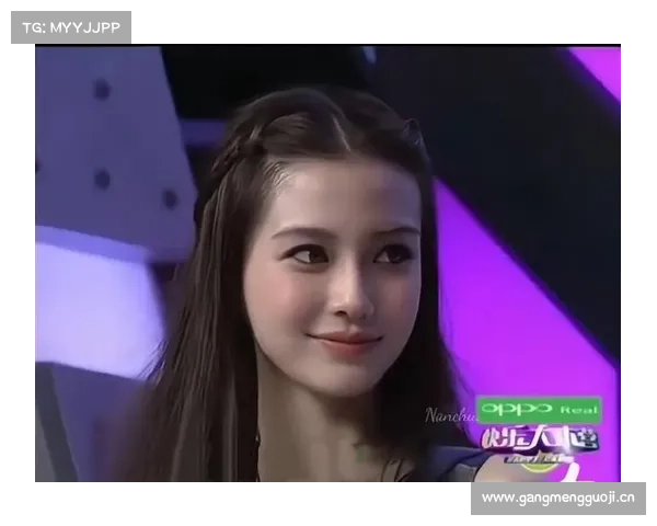 Angelababy,与一块甜入心的高尔夫蛋糕 Angelababy,与一块甜入心的高尔夫蛋糕